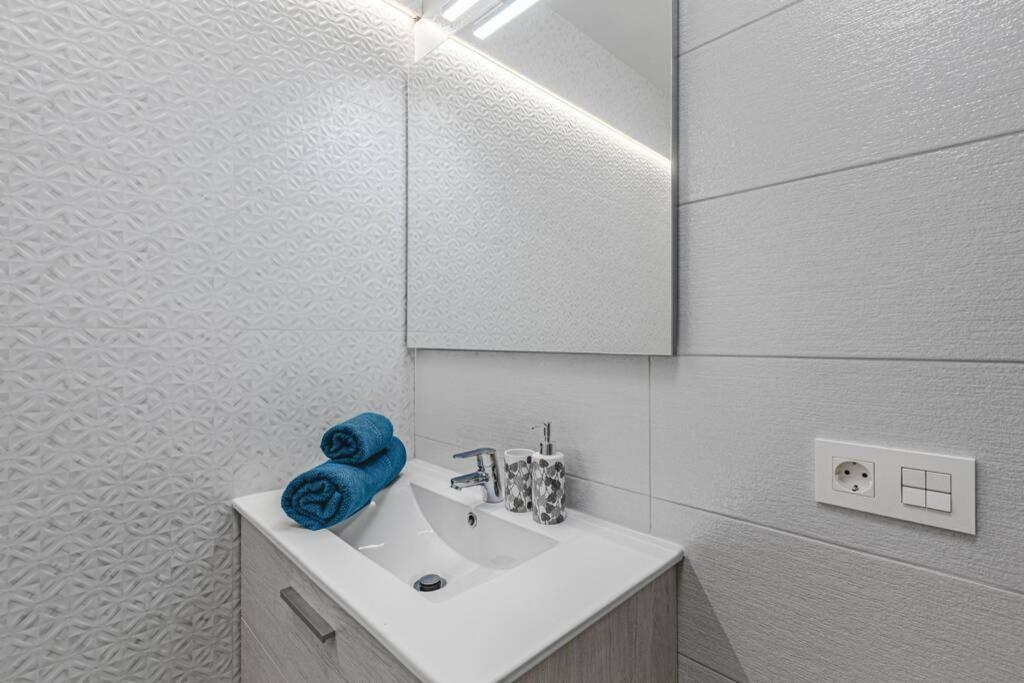Tenerife Royal Gardens One Bedroom Apartment Playa de las Américas Extérieur photo